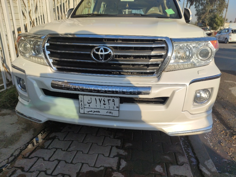 تۆیۆتا لاند کروزەر